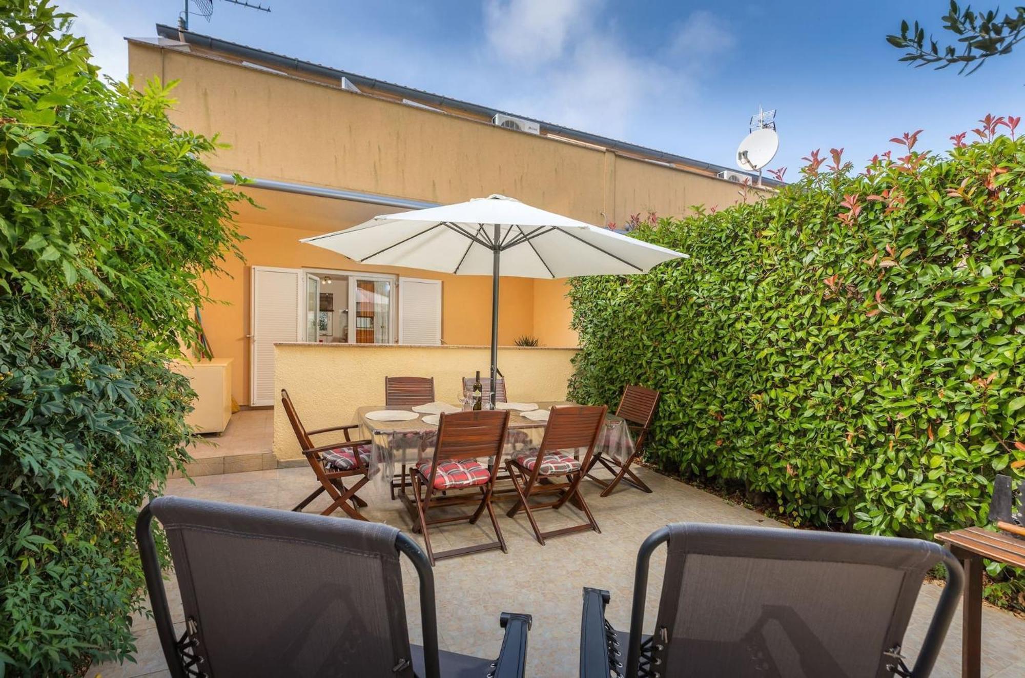 Apartment Buneta With Relaxing Outdoor Area Ližnjan Exteriör bild