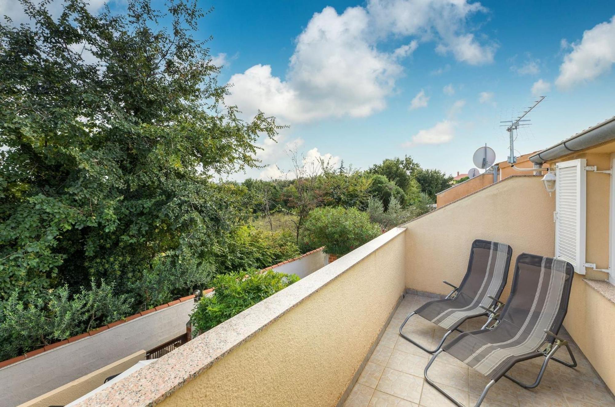 Apartment Buneta With Relaxing Outdoor Area Ližnjan Exteriör bild